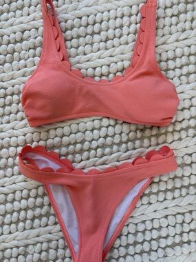 Scallop Edge Bikini Set in Coral